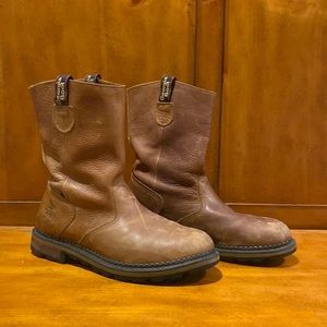 Men’s boots size 11